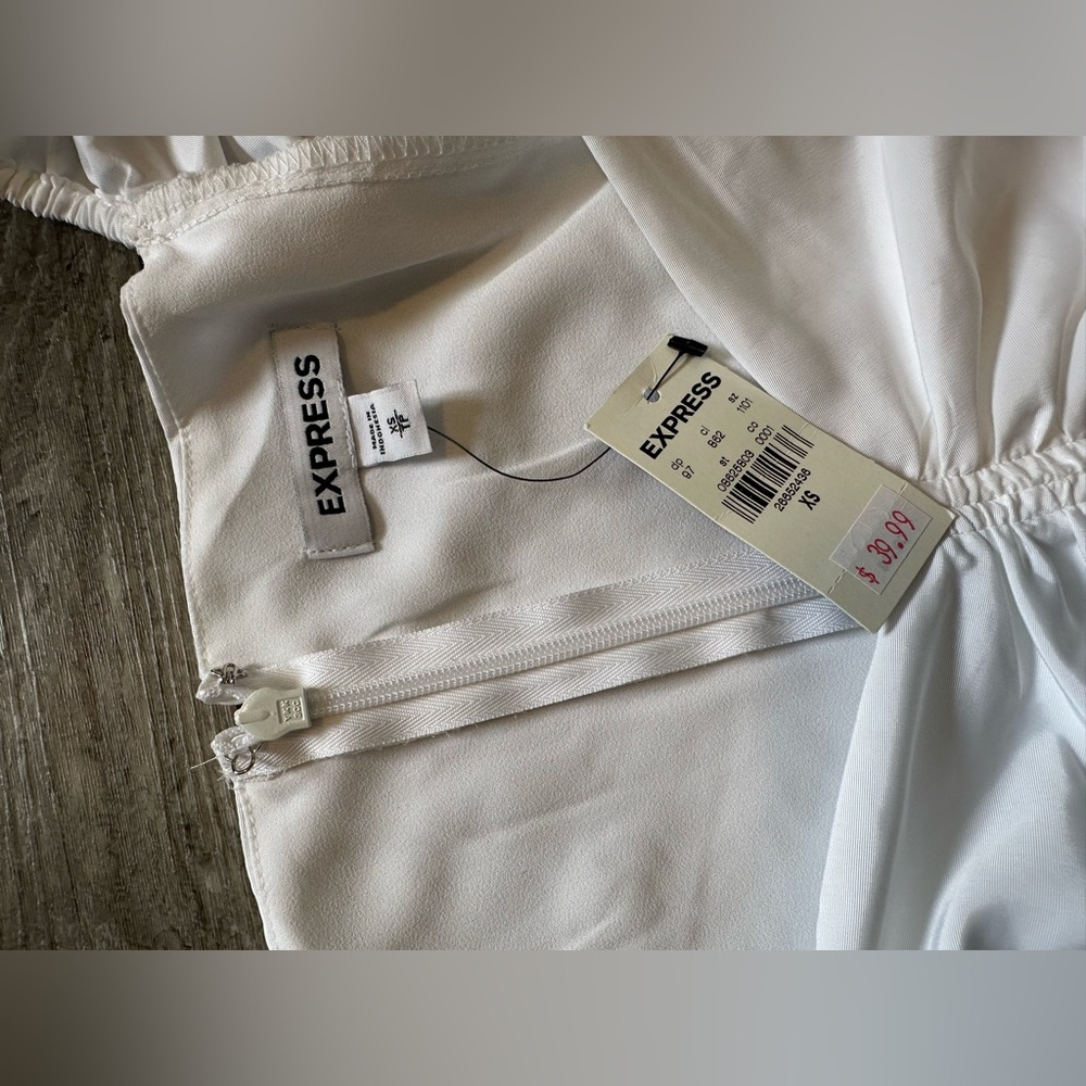 EXPRESS Ruched Puff Sleeve Peplum Top - Size : XS - Picture 7 of 8